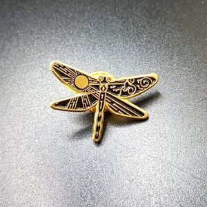 DRAGONFLY pin with sun